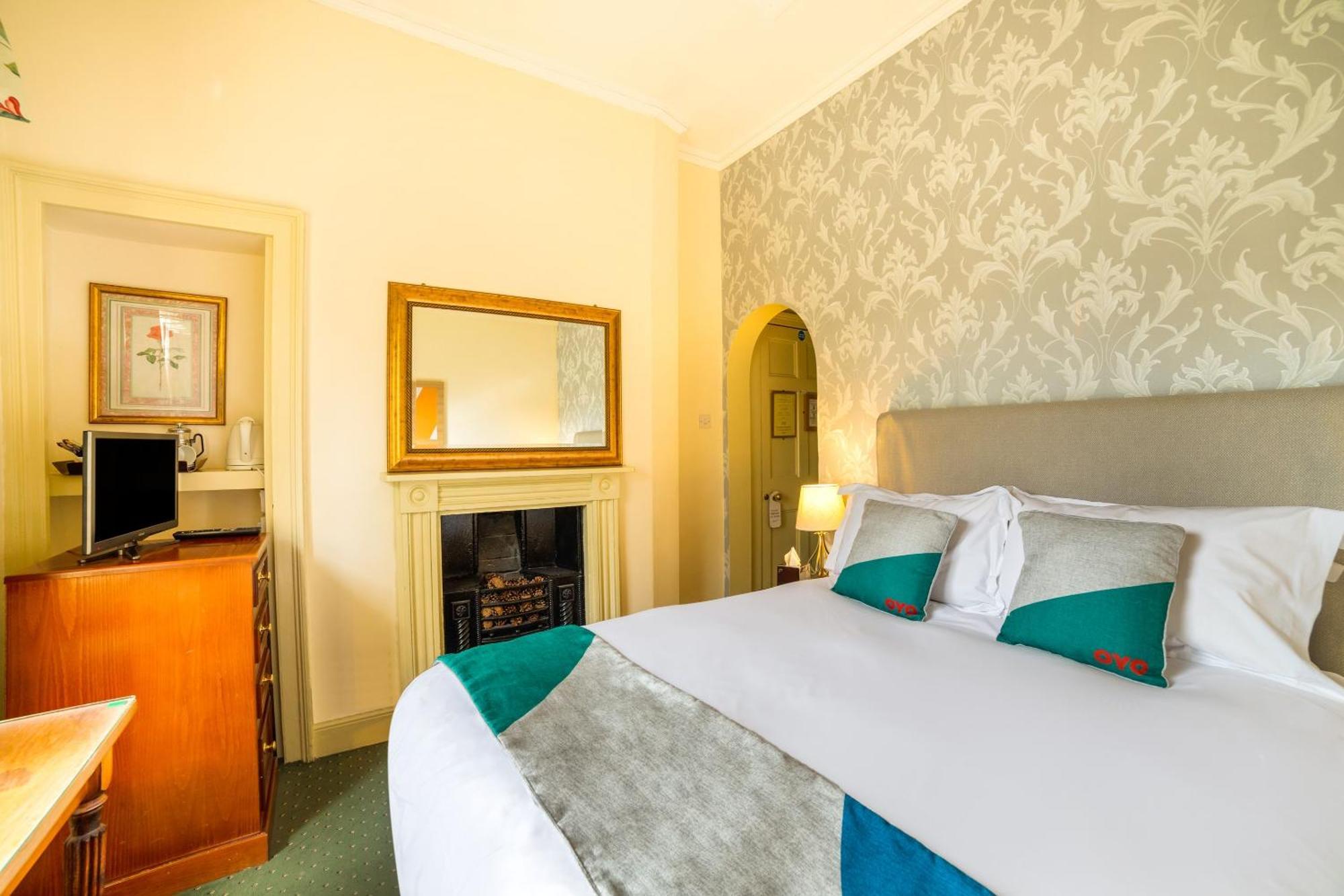 Отель Oyo Bailbrook Lodge, Бат