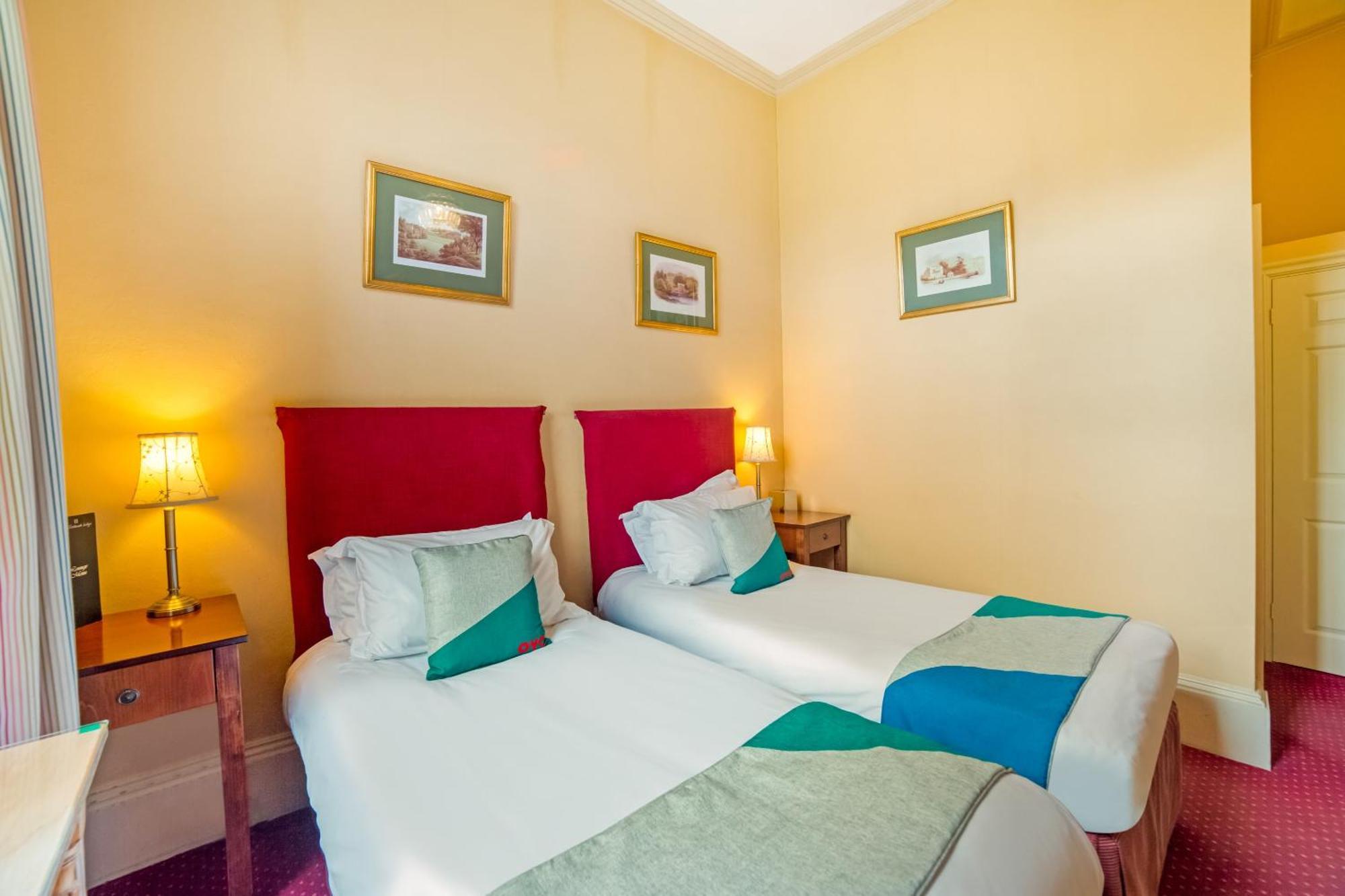 Oyo Bailbrook Lodge, Отель 4*